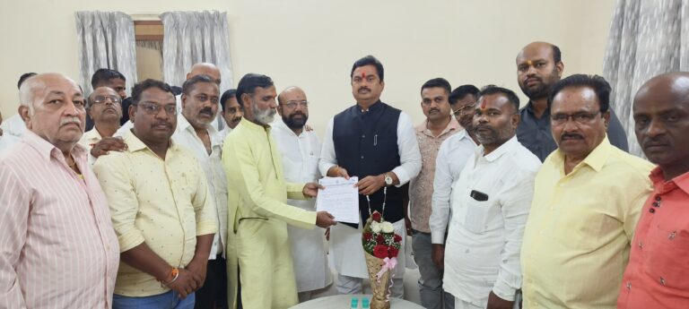 पीओपीमुळे प्रदूषण होत नसल्याने महापालिकेने गणेश मूर्तीकारांवरील कारवाई तातडीने थांबवावी