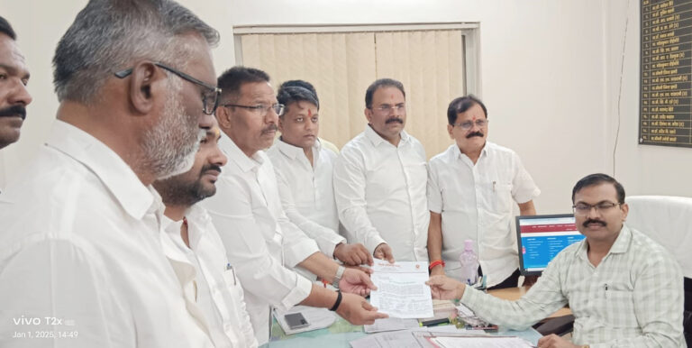 पे अ‍ॅण्ड पार्क योजना मनपाने तत्काळ रद्द करावी अन्यथा ‘आंदोलन’ करणार : शिवसेनेचा इशारा
