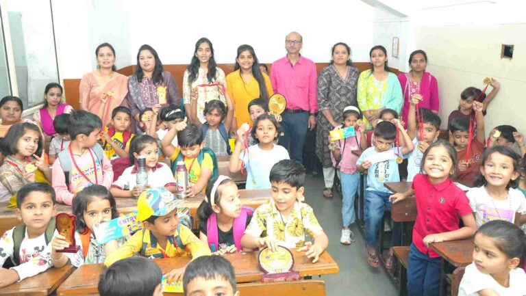 आंतरशालेय इंग्रजी स्पेलिंग कॉम्पिटिशनला प्रतिसाद