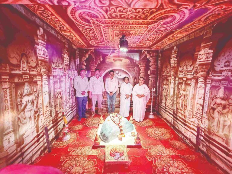 महाशिवरात्री निमित्त केदारनाथ मंदिर दर्शन देखाव्याचे उद्घाटन