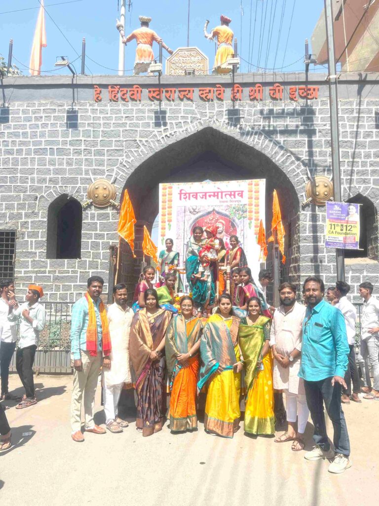 शिवजयंतीनिमित्त नगरमध्ये ‘शिवजन्मोत्सवा’चा देखावा
