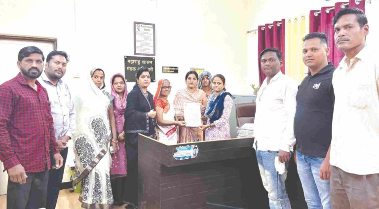तलाठी कार्यालयात सी.सी.टीव्ही कॅमेरे व दरपत्रक लावा