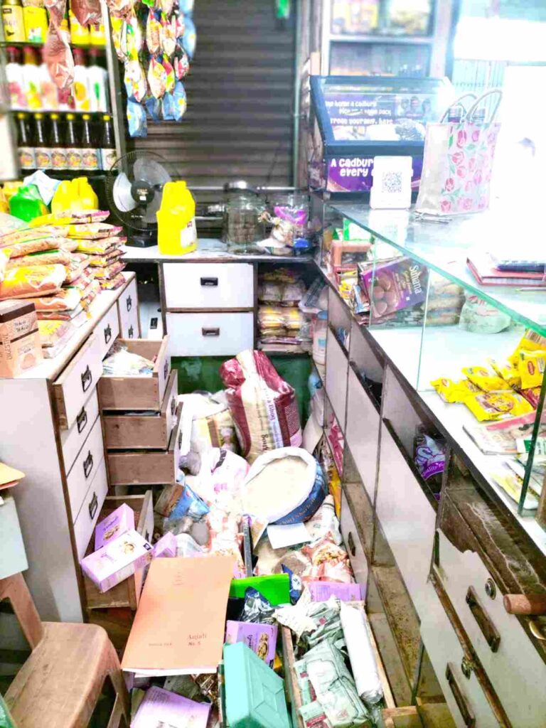 भिंगारच्या भरबाजारपेठेत किराणा दुकानात धाडसी चोरी  रोकडसह सुका मेवा व साहित्य अज्ञात चोरट्यांनी केले लंपास