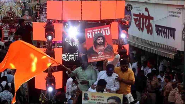 शिवजयंती मिरवणुकीत नथुराम गोडसे, गँगस्टर लॉरेन्स बिश्नोईचे फलक नगरमध्ये पोलिसांनी केला एकावर गुन्हा दाखल, इतरांचा कसून तपास सुरु