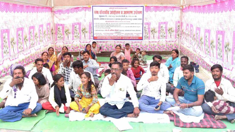 गायरान जमिनीवर अनेक वर्षापासून राहत असलेले कुटुंबीयांचे अतिक्रमण रद्द करून जमीन नावावर करा