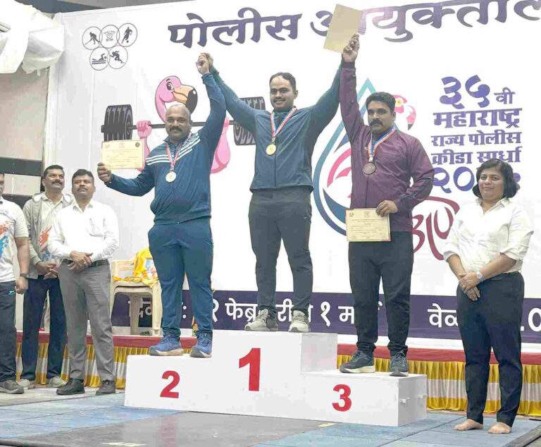 पीएसआय गणेश चोभे यांना  वेटलिफ्टींगमध्ये सुवर्णपदक