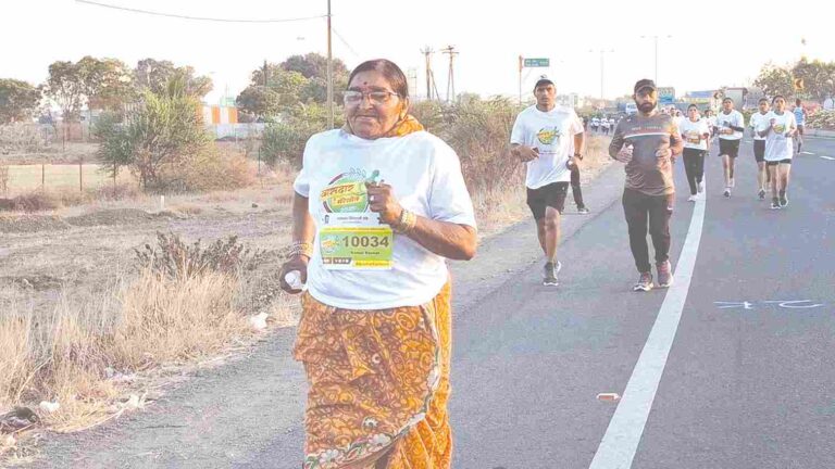 ऊस तोड कामगाराची मुलगी ठरली खासदार मॅरेथॉन स्पधेची विजेता