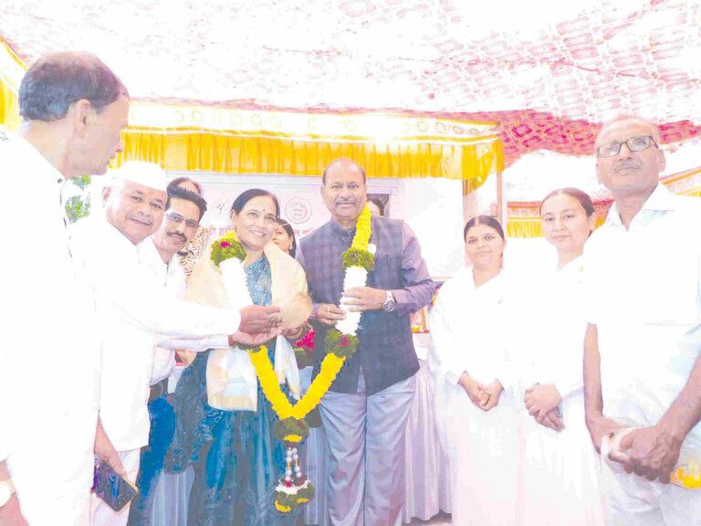 शांतीदूत परिवाराच्या संस्थापक अध्यक्षा सौ. विद्याताई जाधव यांचा ब्रह्माकुमारी संस्थेतर्फे सत्कार
