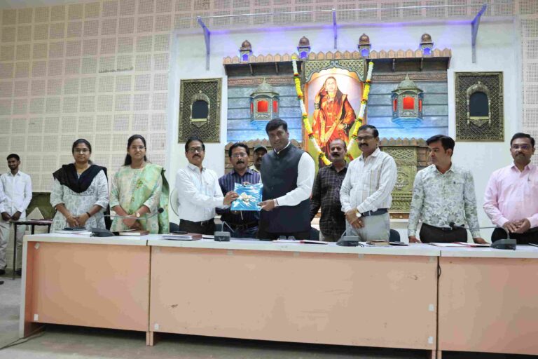 नगर महापालिकेचा सन २०२५-२६ चा १६८० कोटींचा अर्थसंकल्प सादर