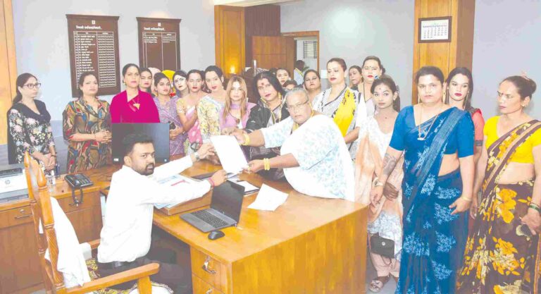 जम्मू काश्मीरमध्ये अडकलेल्या नागरिकांना  घरवापसीसाठी तिप्पट पैसे मोजावे लागल