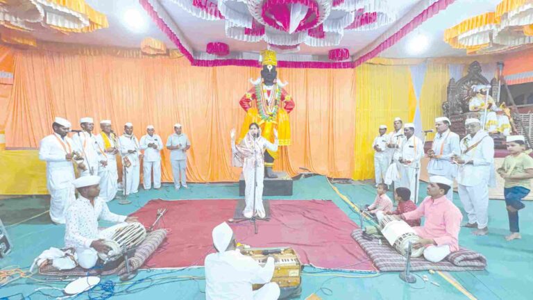 शाश्वत सुख अध्यात्मिकतेमध्येच मिळत असत
