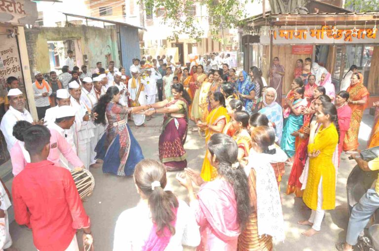 हनुमान जयंतीनिमित्त गाडगीळ पटांगणात रंगला पालखी सोहळा
