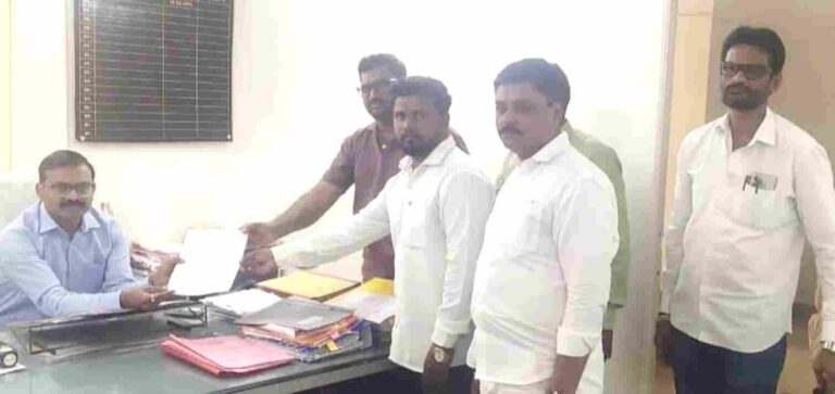 महामानव डॉ. आंबेडकर यांचा पूर्णाकृती पुतळा जयंतीपूर्वी  नागरिकांसाठी खुला करा : आंबेडकरी समाजाची मागणी