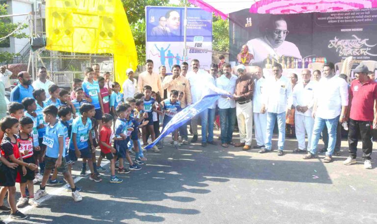 ‘संविधानाचा जागर’ करुन भिंगारच्या  मिनी मॅरेथॉनमध्ये धावले युवक-युवती