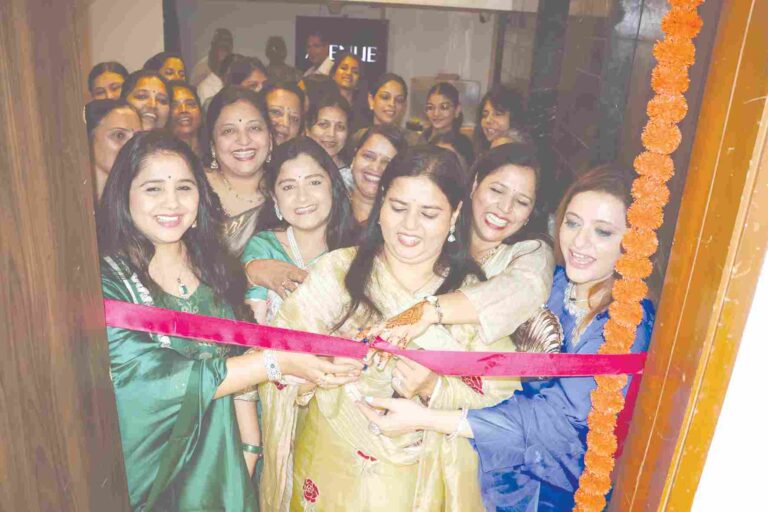 गांधी ज्वेलर्स (पाबळवाला) यांच्या ज्वेलरी प्रदर्शनाचे उद्घाटन