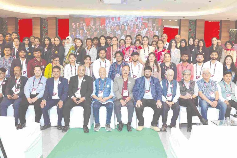नगर कॉलेजतर्फे ‘ऑन रिसेंट डिस्कव्हरीज अ‍ॅण्ड इनोव्हेशन्स इन लाइफ सायन्सेस’  आंतरराष्ट्रीय परिषदेत भारतासह परदेशातून ४५० हून अधिक प्रतिनिधींचा सहभाग