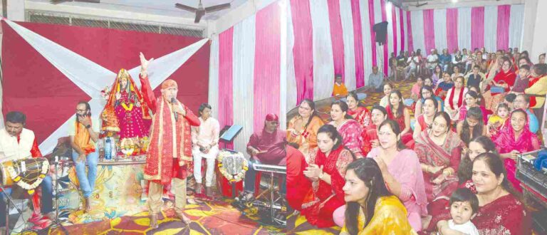 शहरातील राधा-कृष्ण मंदिरात रंगली माता की चौकी