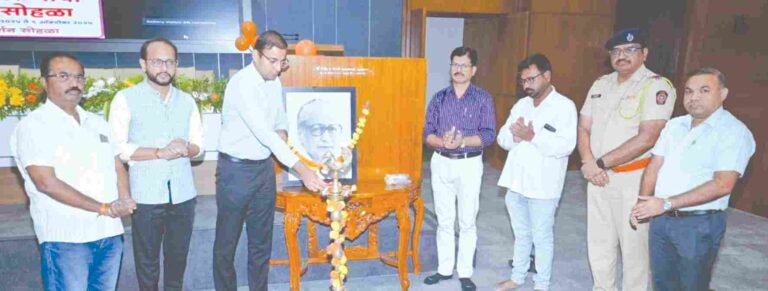 मराठी साहित्याकडे प्रत्येकाने डोळसपणे पाहून  साहित्य पुढील पिढीपर्यंत पाहोचविण्याची गरज